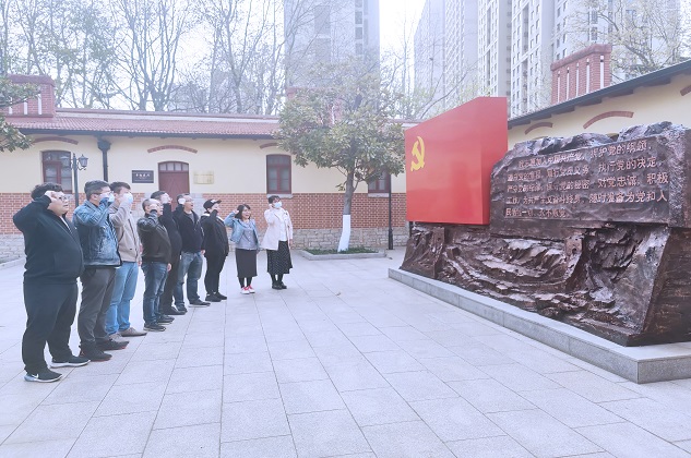 封面.jpg 封面.jpg